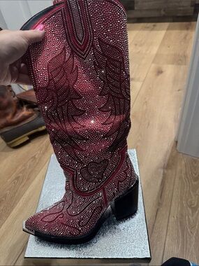 Red Crystal-Embellished Women's Heeled Western Boots